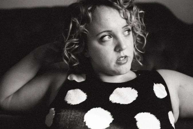 Sarah Giles and the Art of Keeping a Big Voice Small