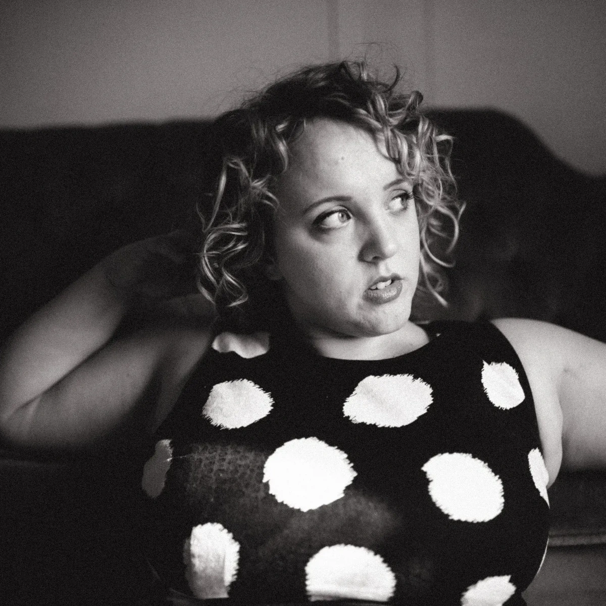 Sarah Giles and the Art of Keeping a Big Voice Small