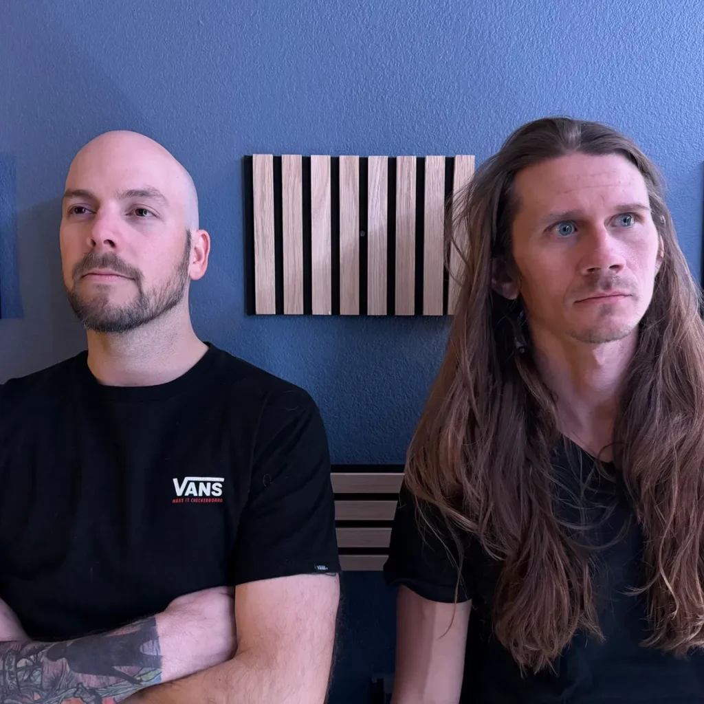 The Look of Late-Night Emo Rock in PawnShop Motel's Under Neon Signs