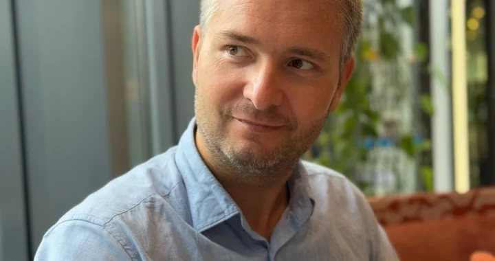 Alex Shkudun and the Art of the Glowing Hourglass on NO TIME